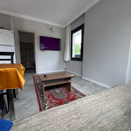 Located In The Center Of Avsa Island, 6 Min From The Beach, Detached House With Garden Апартаменты Мармара