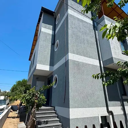 Located In The Center Of Avsa Island, 6 Min From The Beach, Detached House With Garden Апартаменты Мармара